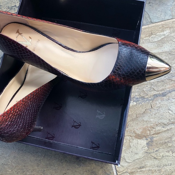 Vince Camuto Signature gorgeous pumps - Picture 4 of 4